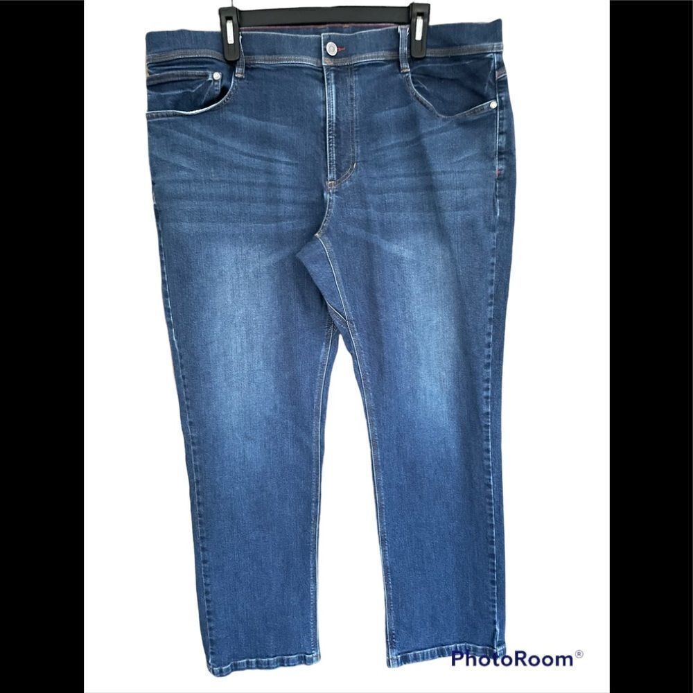 Ll Bean Comfort Waist stretchy waistband 5 pocket straight leg jeans, size 40/30 - Picture 2 of 5